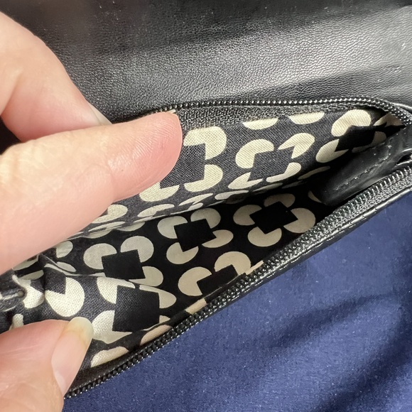 Vera Bradley Wallet Black Textured Organize Zippered Sleek Classic - Picture 4 of 4